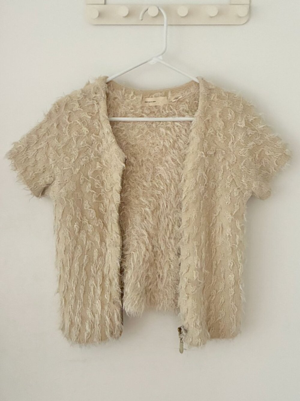 Sleeping on Snow short-sleeve fuzzy zip-up jacket - cream
